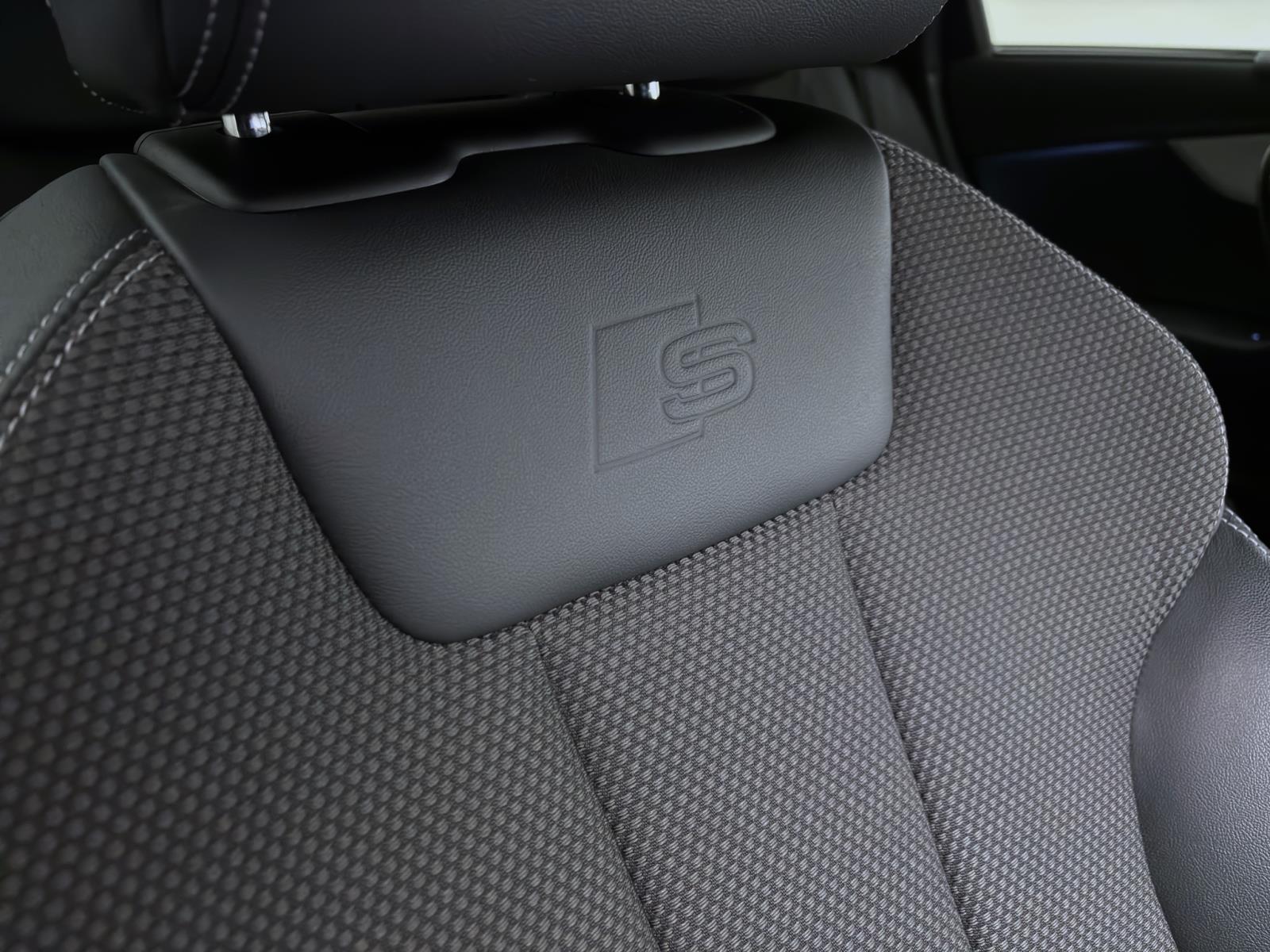 Audi A4 Avant 35 TDI AHK ACC PDC Kamera Navi HUD Tempo