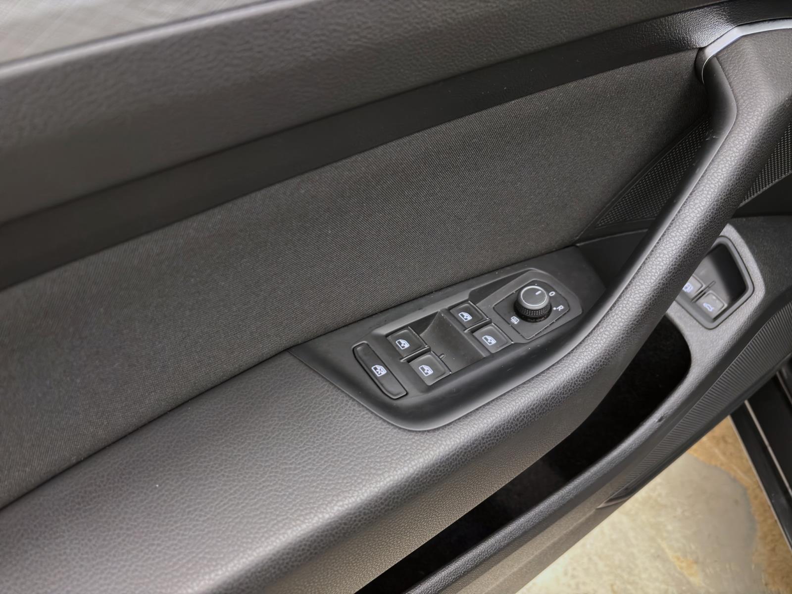 Volkswagen Passat Variant 1.4 TSI eHybrid DSG GTE AHK ACC PDC Kamera LED Navi Sitzhzg
