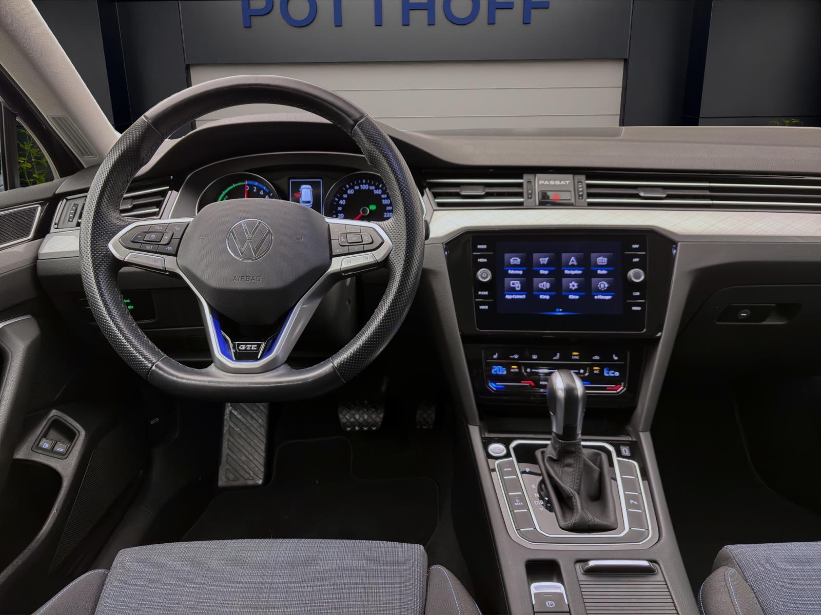 Volkswagen Passat Variant 1.4 TSI eHybrid DSG GTE AHK ACC PDC Kamera LED Navi Sitzhzg