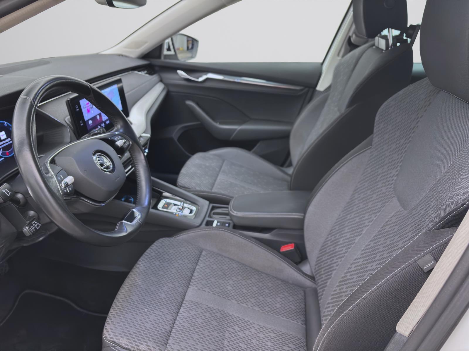 Skoda Octavia Combi 2.0 TDI DSG STYLE AHK NAVI MATRIX ACC