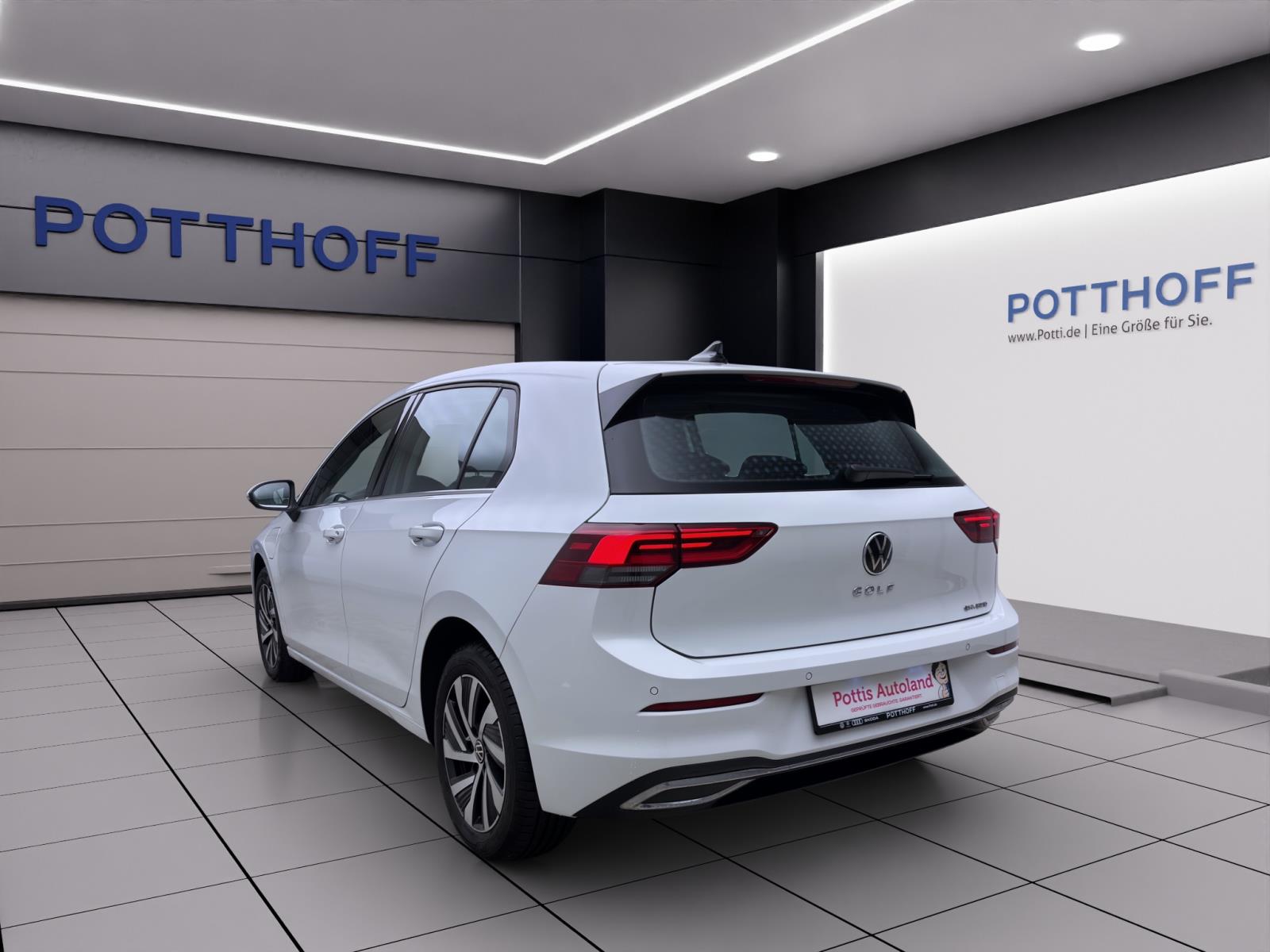 Volkswagen Golf 1.4 TSI eHybrid DSG STYLE ACC PDC LED+ NAVI