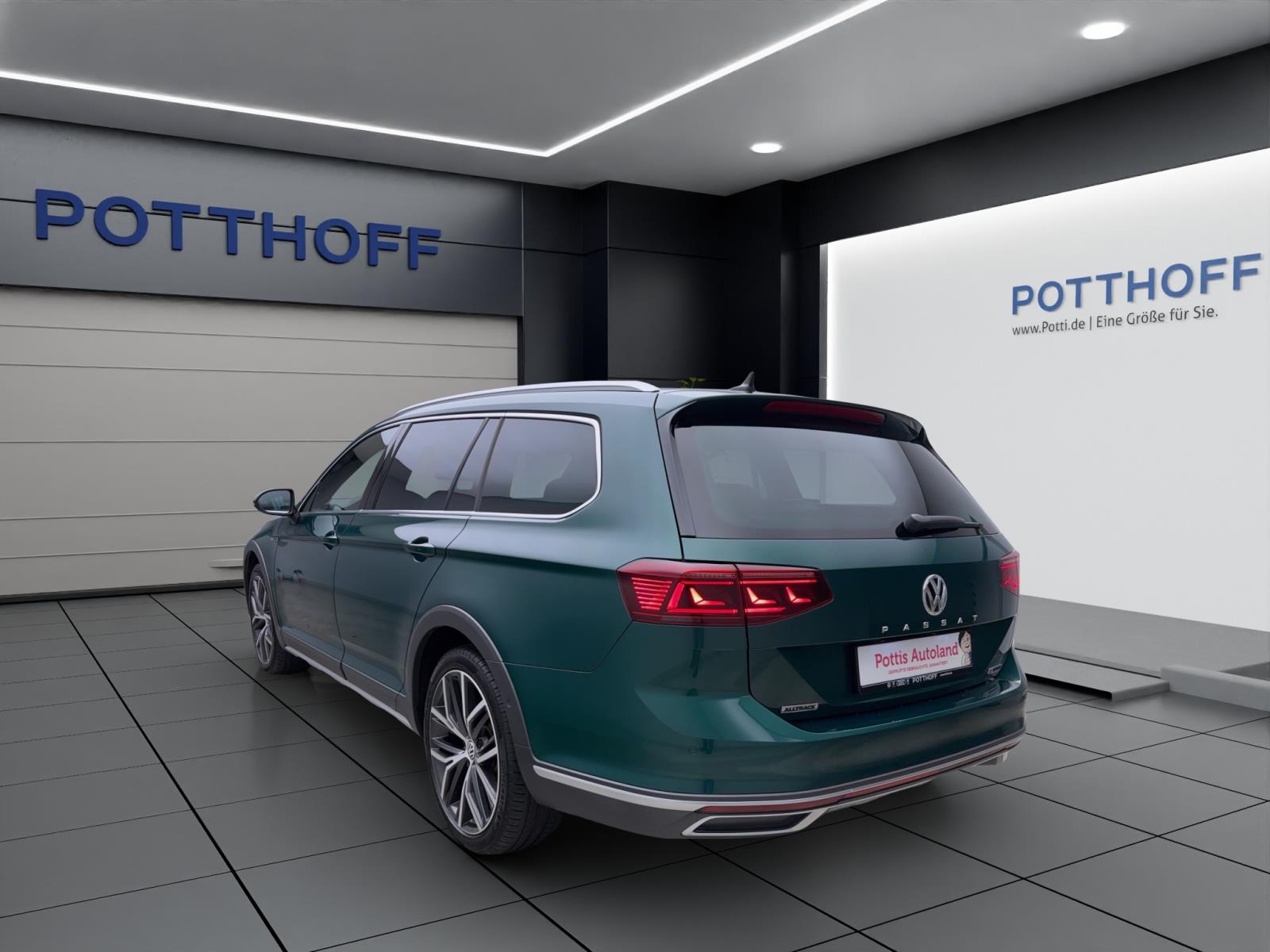 Volkswagen Passat Variant 2.0 TDI DSG Alltrack 4Motion Standhzg Pano AHK PDC Kamera IQ.Light