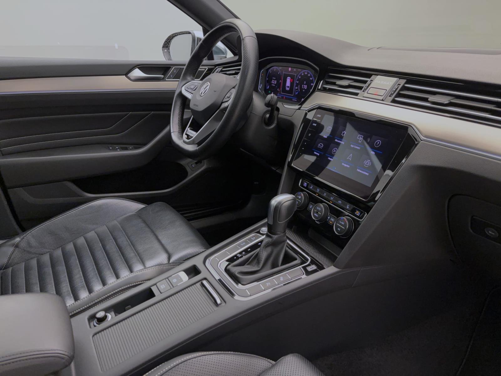 Volkswagen Passat Variant 2.0 TDI DSG Alltrack 4Motion Standhzg Pano AHK PDC Kamera IQ.Light