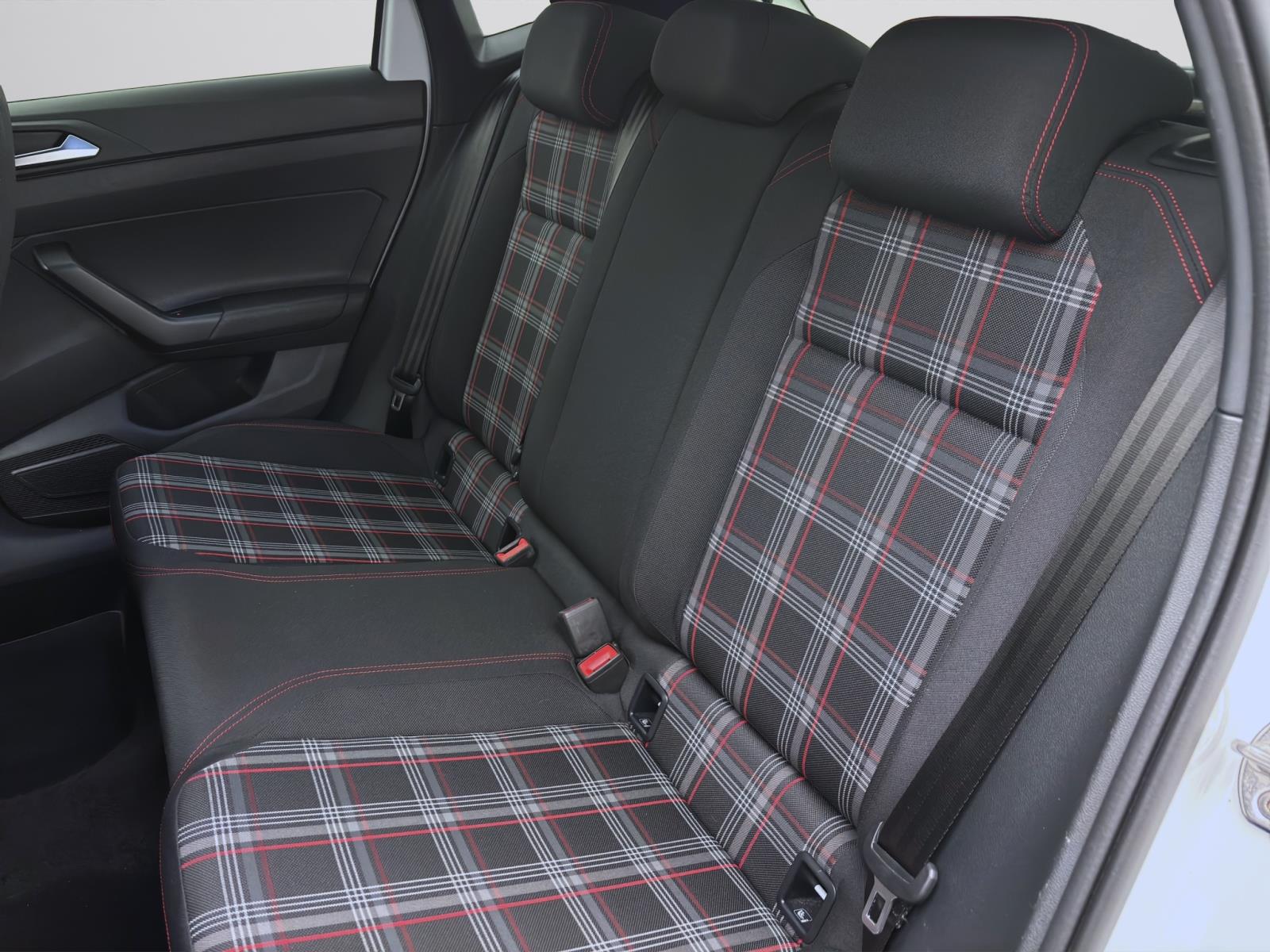 Volkswagen Polo 2.0 TSI DSG GTI ACC PDC Sitzhzg Climatronic DAB+