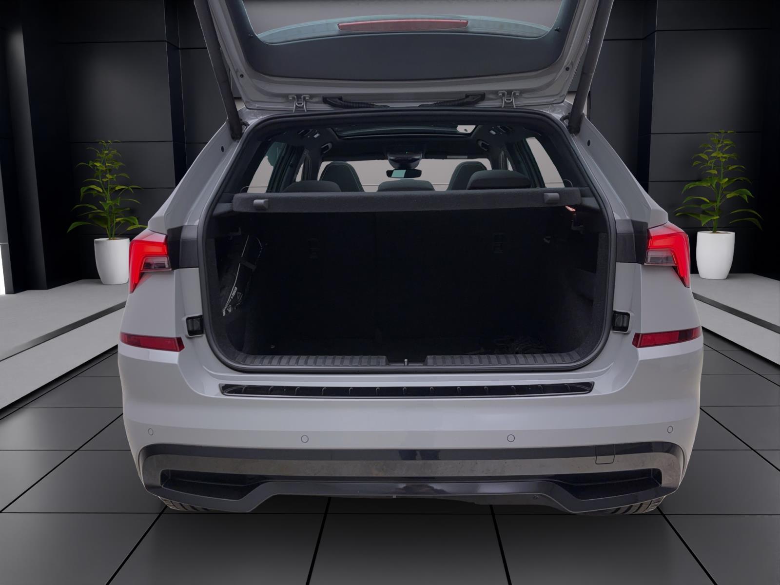 Skoda Kamiq 1.5 TSI DSG Monte Carlo Pano PDC LED Navi Sitzhzg LaneAssist
