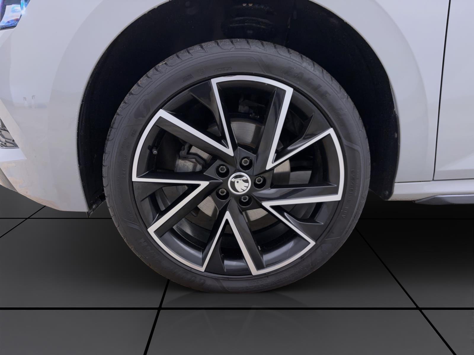 Skoda Kamiq 1.5 TSI DSG Monte Carlo Pano PDC LED Navi Sitzhzg LaneAssist