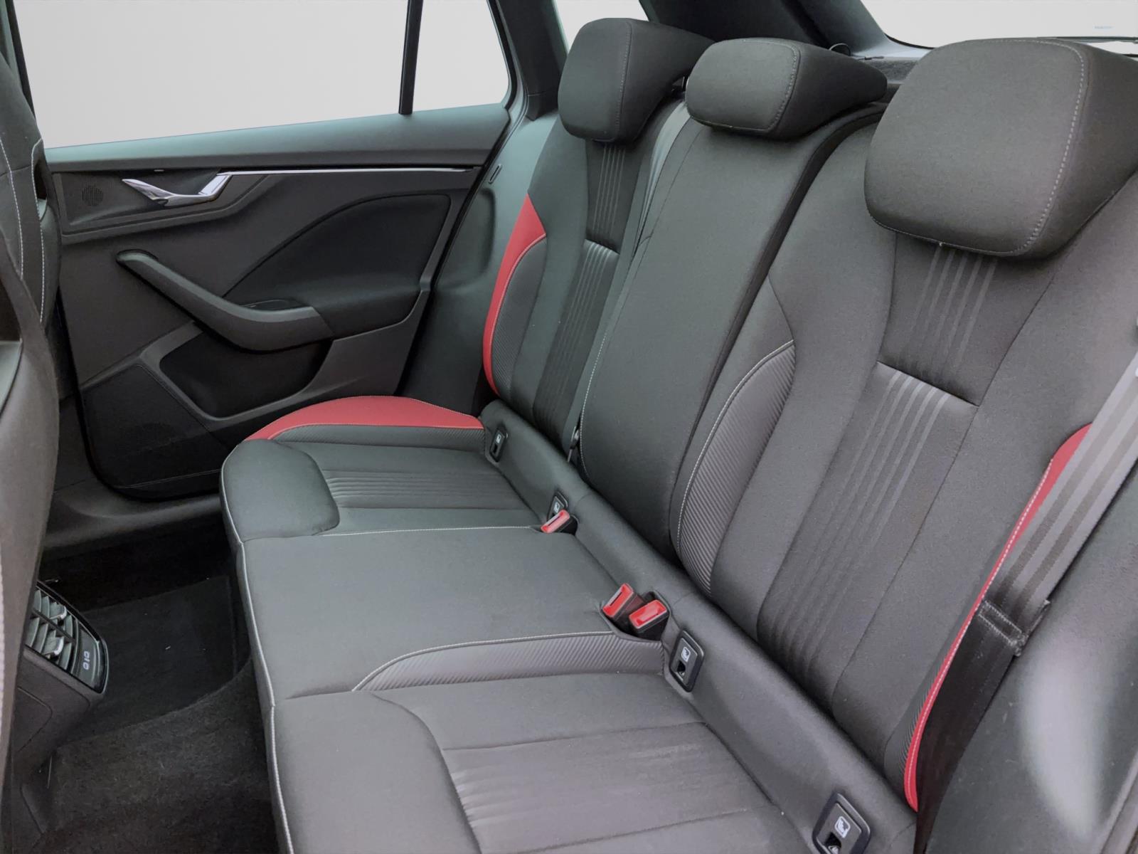Skoda Kamiq 1.5 TSI DSG Monte Carlo Pano PDC LED Navi Sitzhzg LaneAssist