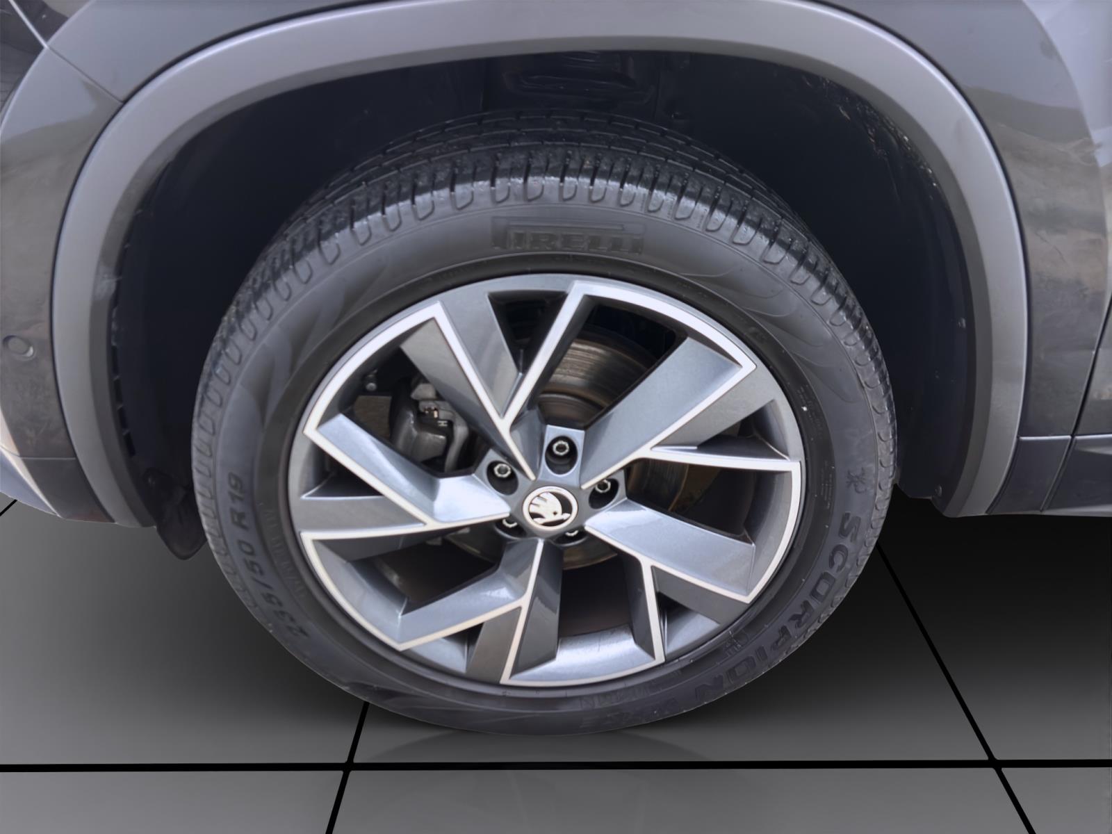 Skoda Kodiaq 1.5 TSI DSG Sportline PDC Kamera LED Navi Sitzhzg Canton