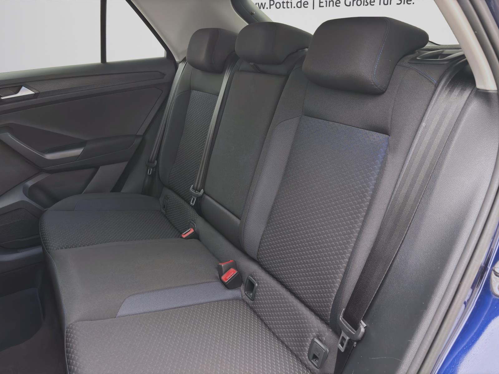 Volkswagen T-Roc 1.5 TSI DSG UNITED NAVI ACC PDC KAMERA