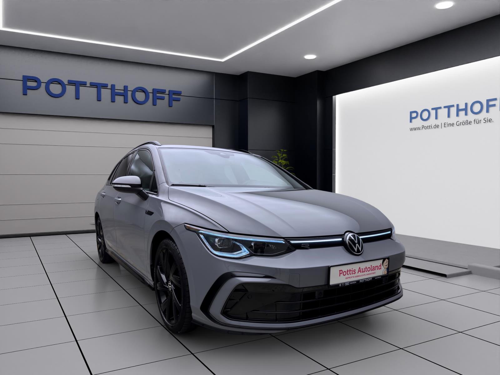 Volkswagen Golf Variant 1.5 eTSI DSG R-LINE BLACK STYLE PANO NAVI