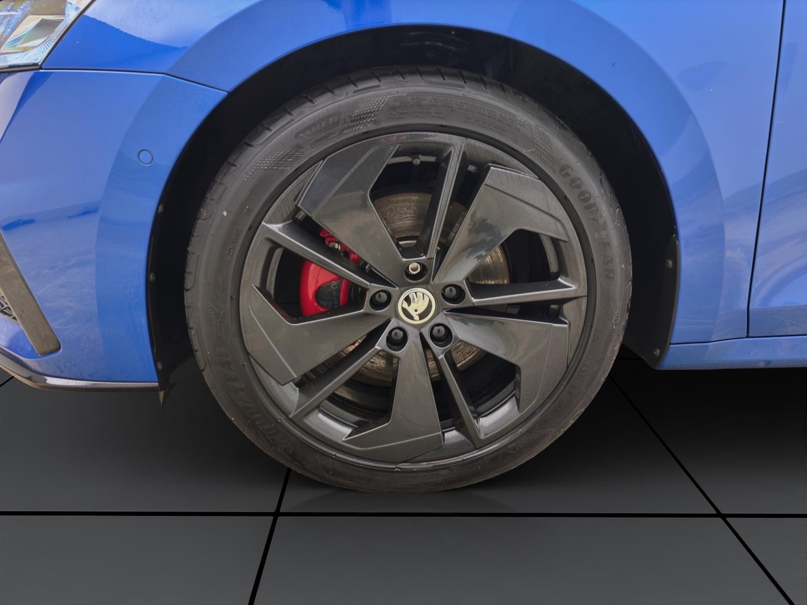 Skoda Octavia Combi 2.0 TDI DSG RS AHK ACC Matrix Navi Sitzhzg HUD