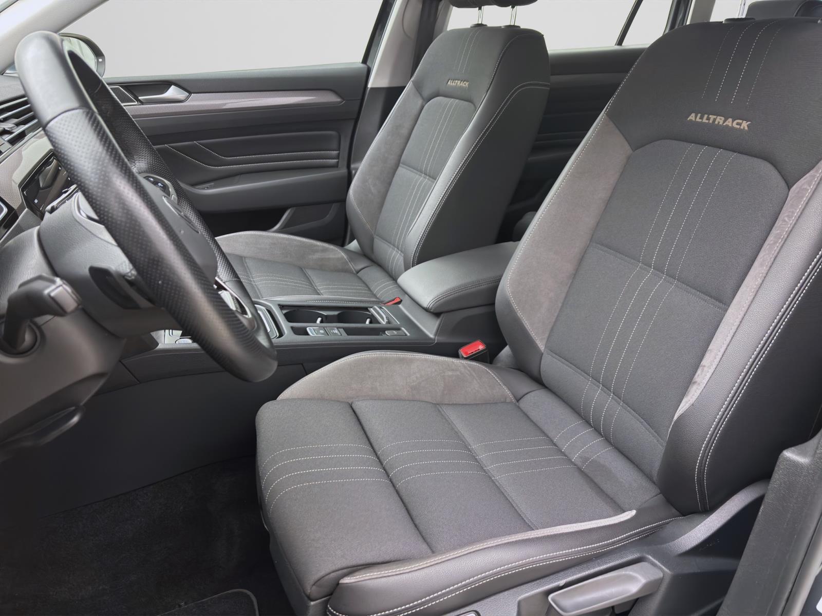 Volkswagen Passat Alltrack 2.0 TDI DSG 4M NAVI ACC KAMERA IQ.LIGHT