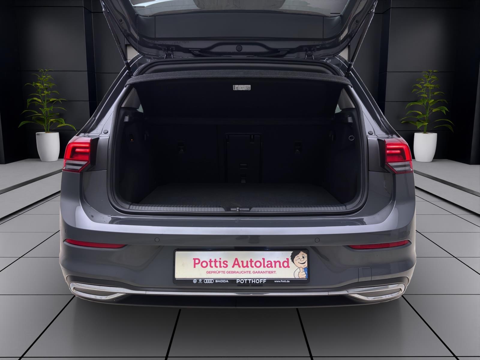 Volkswagen Golf 8 2.0 TDI DSG Move AHK ACC PDC Kamera LED Navi