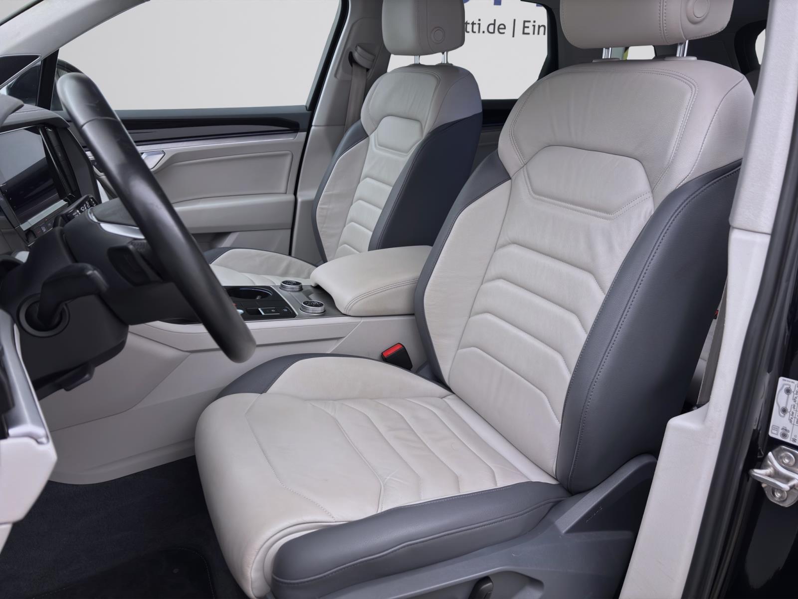 Volkswagen Touareg 3.0 TDI V6 Tiptronic 4M LUFT AHK NAVI KAMERA LED