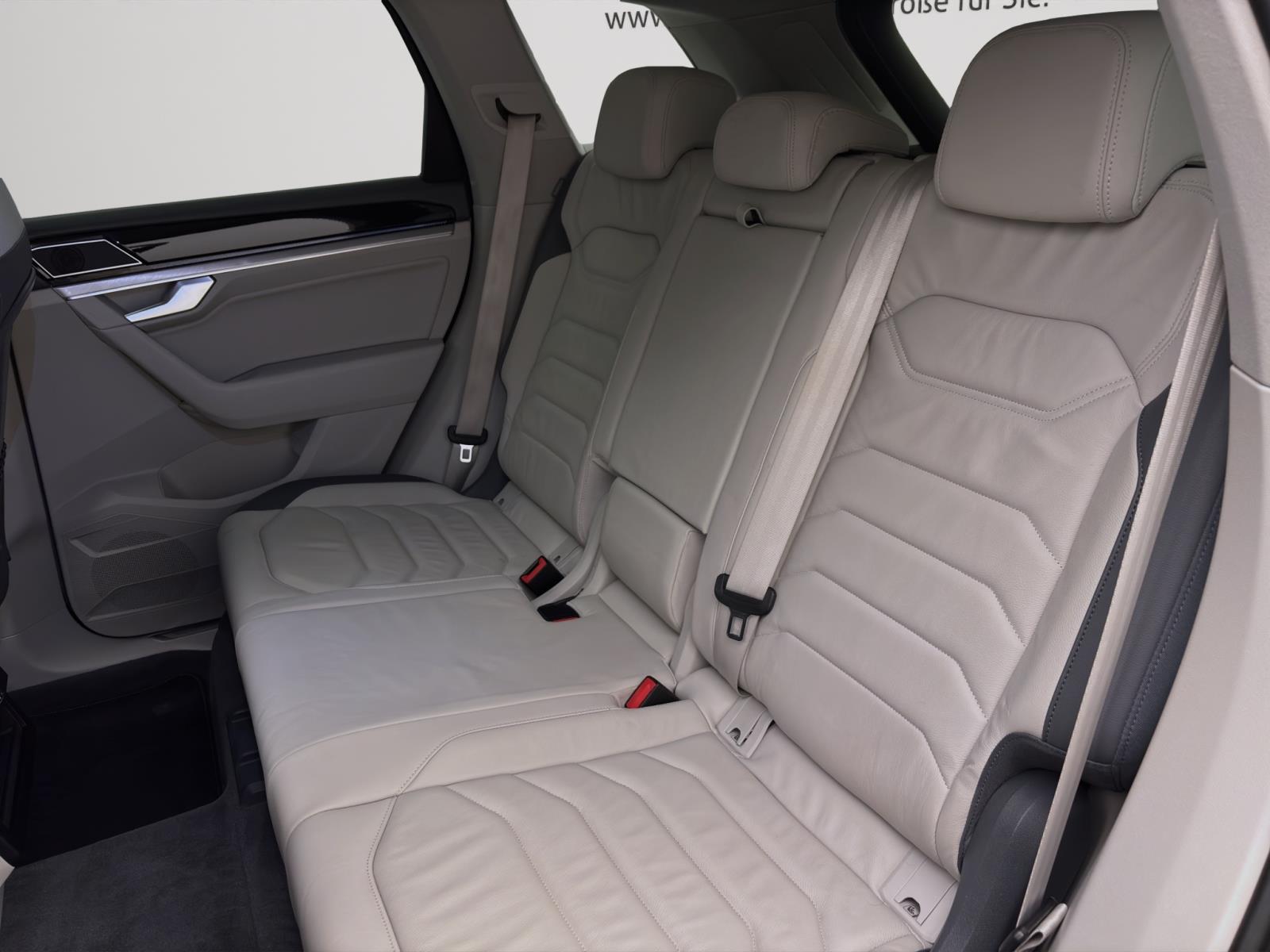 Volkswagen Touareg 3.0 TDI V6 Tiptronic 4M LUFT AHK NAVI KAMERA LED