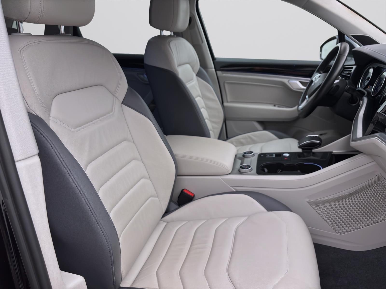 Volkswagen Touareg 3.0 TDI V6 Tiptronic 4M LUFT AHK NAVI KAMERA LED