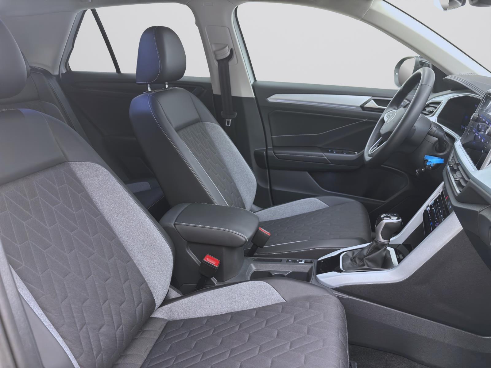 Bild 14: Volkswagen T-Roc 1.5 TSI DSG GOAL AHK NAVI LED KAMERA