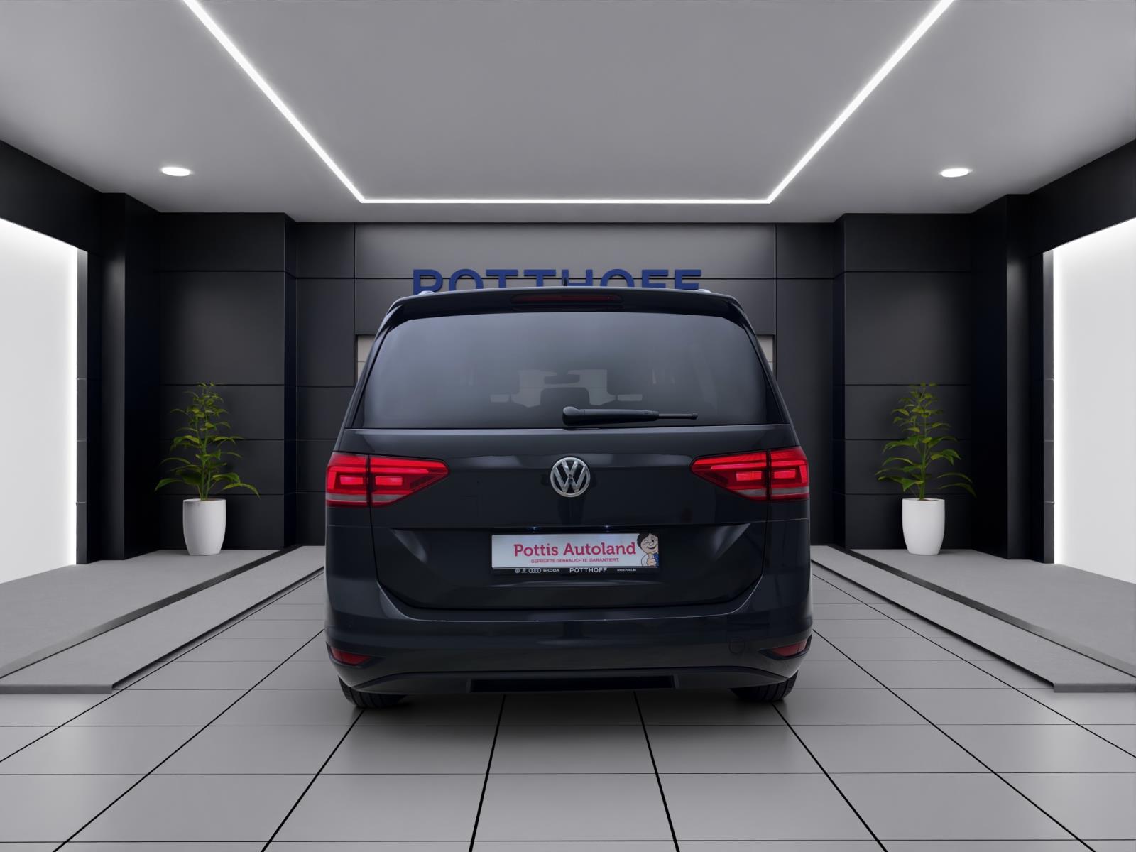 Volkswagen Touran 2.0 TDI DSG UNITED NAVI ACC PDC LED