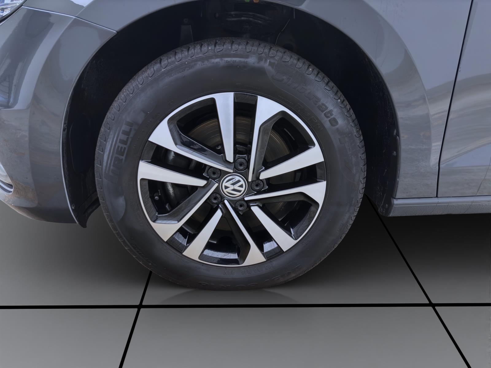 Volkswagen Touran 2.0 TDI DSG UNITED NAVI ACC PDC LED