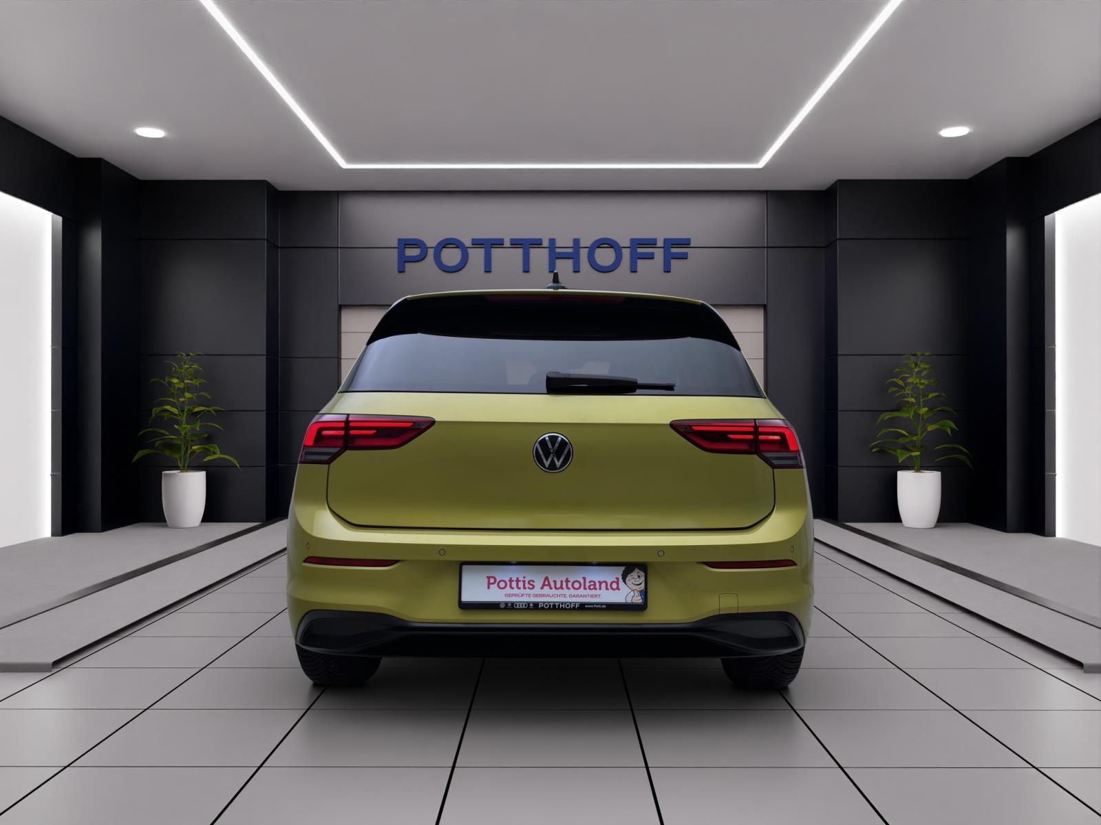 Volkswagen Golf 1.5 TSI LIFE STANDHZG AHK NAVI ACC