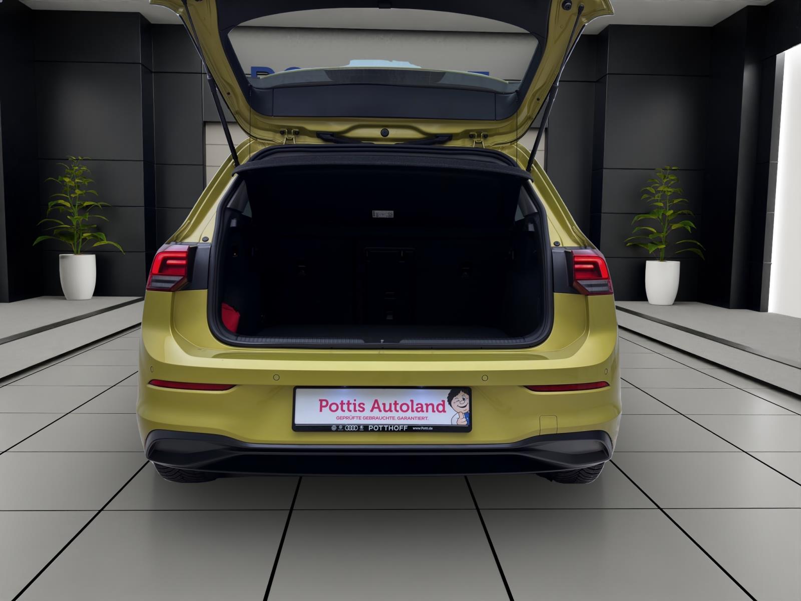 Volkswagen Golf 1.5 TSI LIFE STANDHZG AHK NAVI ACC