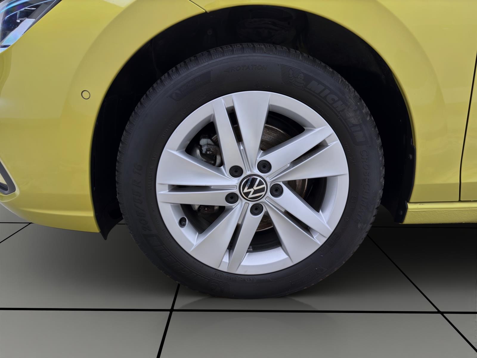 Volkswagen Golf 1.5 TSI LIFE STANDHZG AHK NAVI ACC