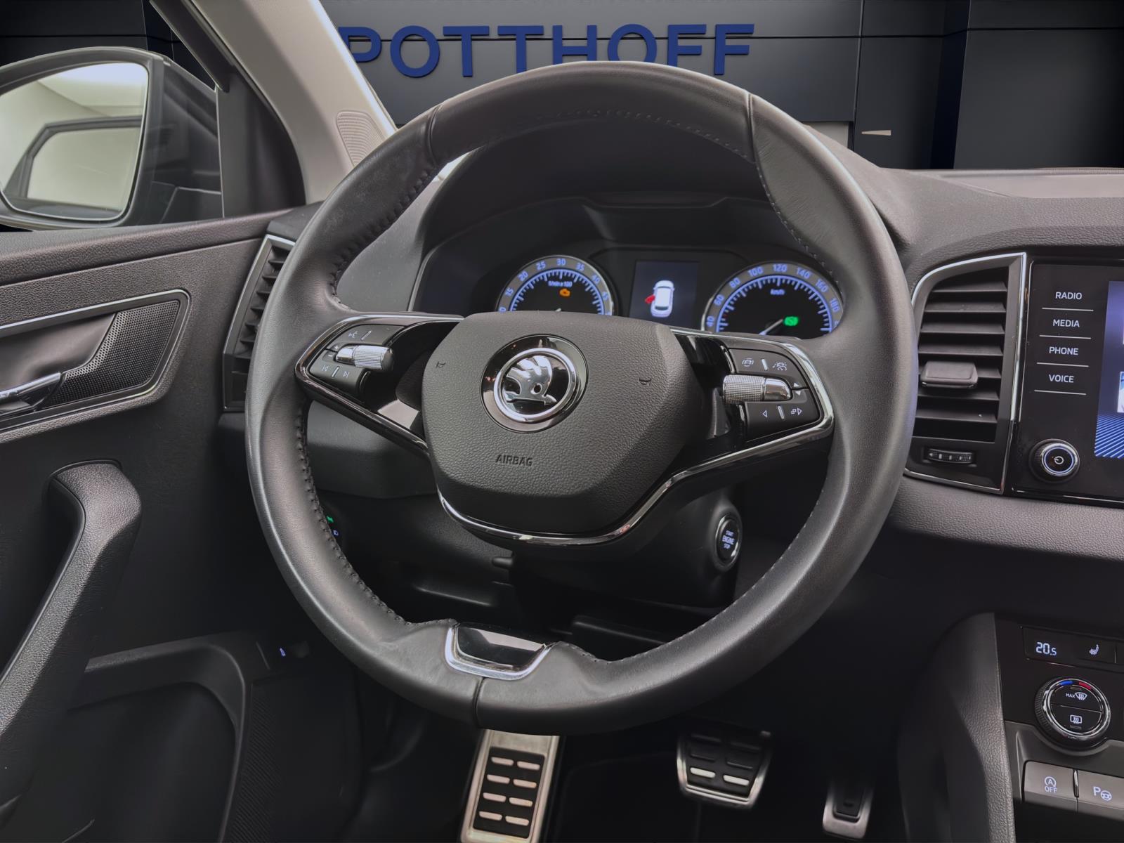 Skoda Karoq 2.0 TDI DSG 4x4 STYLE STANDHZG KAMERA PDC