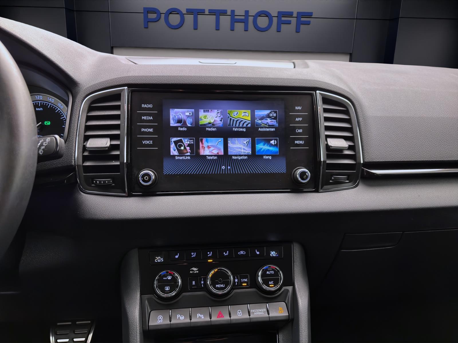 Skoda Karoq 2.0 TDI DSG 4x4 STYLE STANDHZG KAMERA PDC