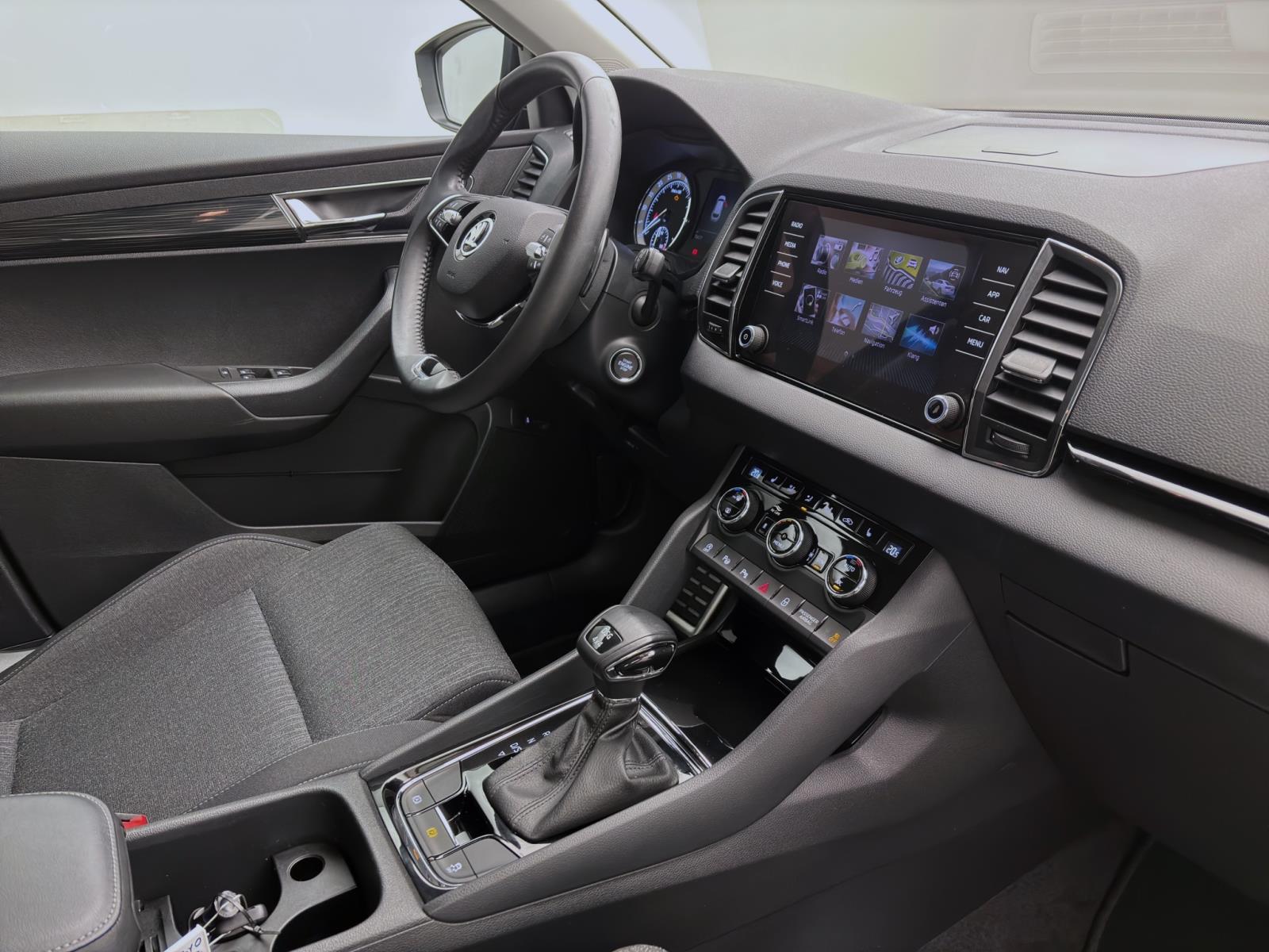 Skoda Karoq 2.0 TDI DSG 4x4 STYLE STANDHZG KAMERA PDC