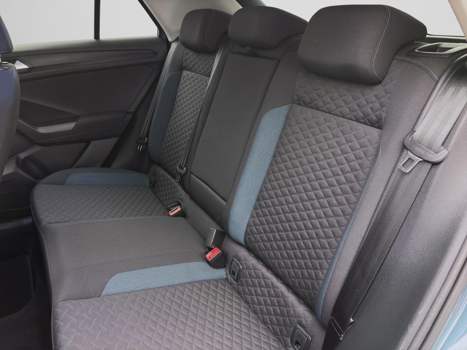 Volkswagen T-Roc 1.5 TSI IQ.DRIVE ACC SITZHZG APPCONNECT
