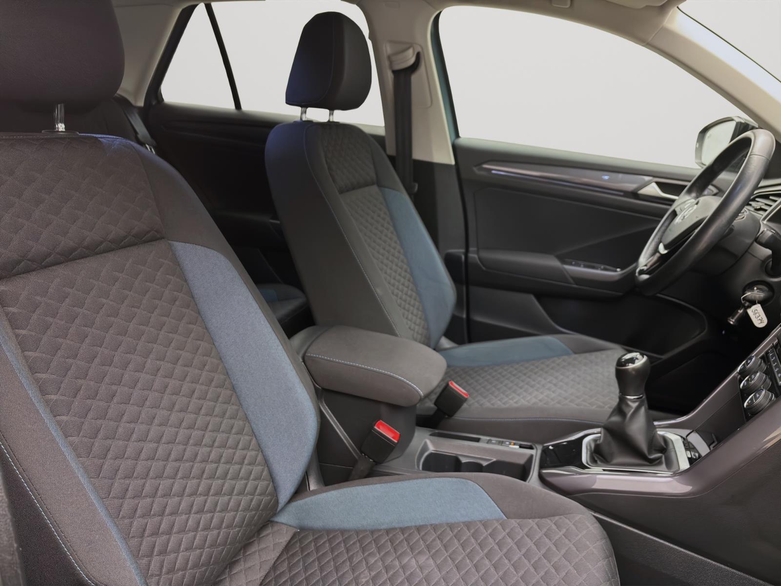 Volkswagen T-Roc 1.5 TSI IQ.DRIVE ACC SITZHZG APPCONNECT