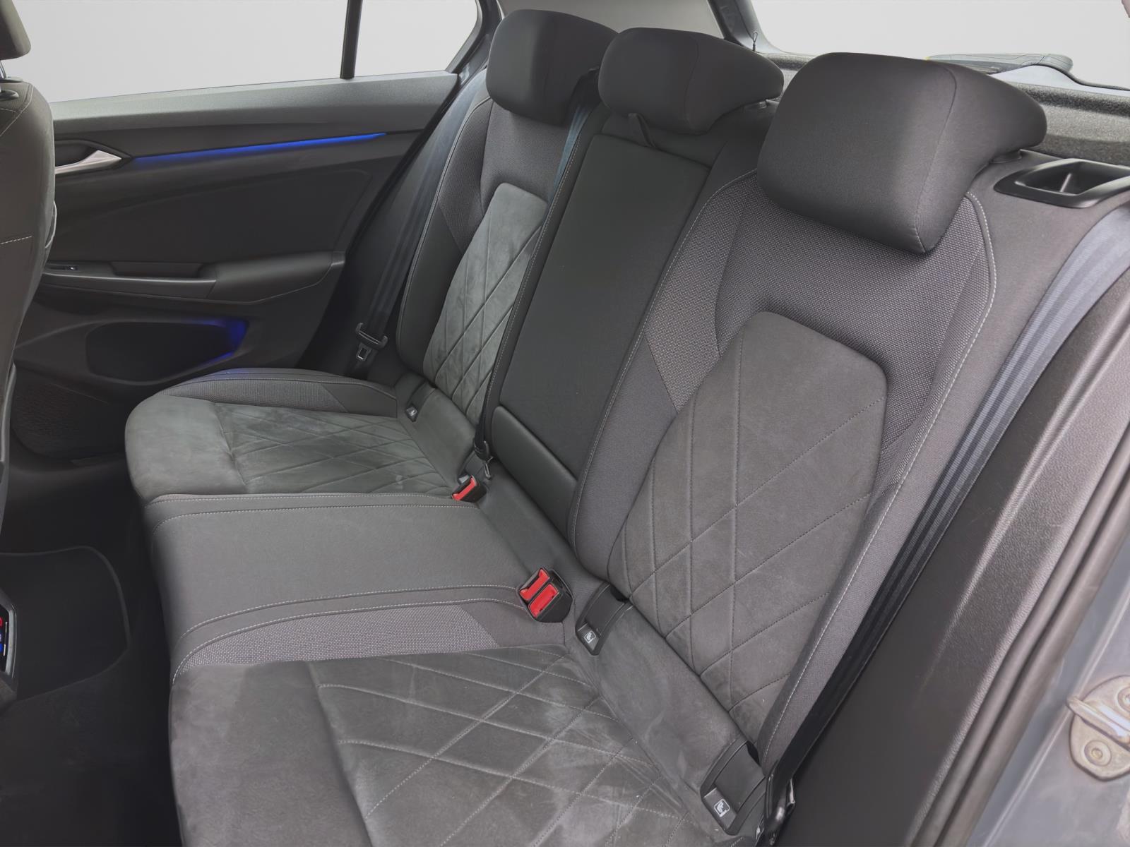Volkswagen Golf 1.4 eHybrid STYLE ACC PDC LED+ NAVI