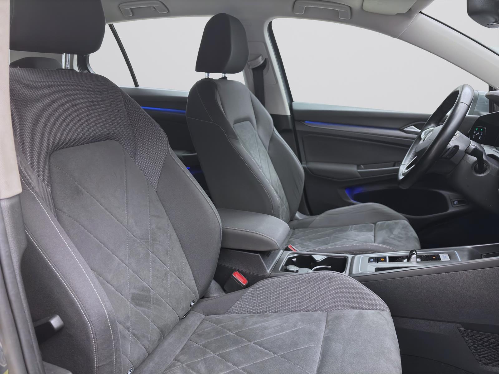 Volkswagen Golf 1.4 eHybrid STYLE ACC PDC LED+ NAVI
