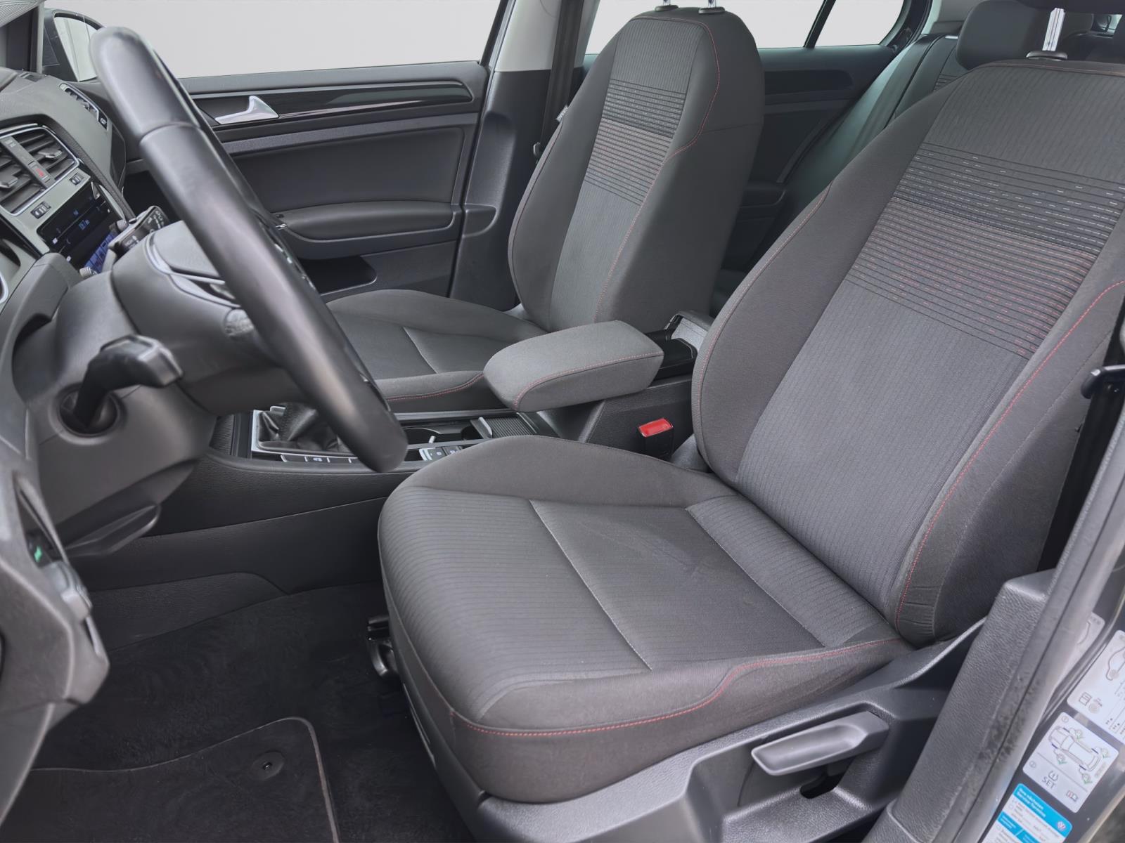 Volkswagen Golf 1.4 TSI SOUND PANO ACC PDC APPCONNECT