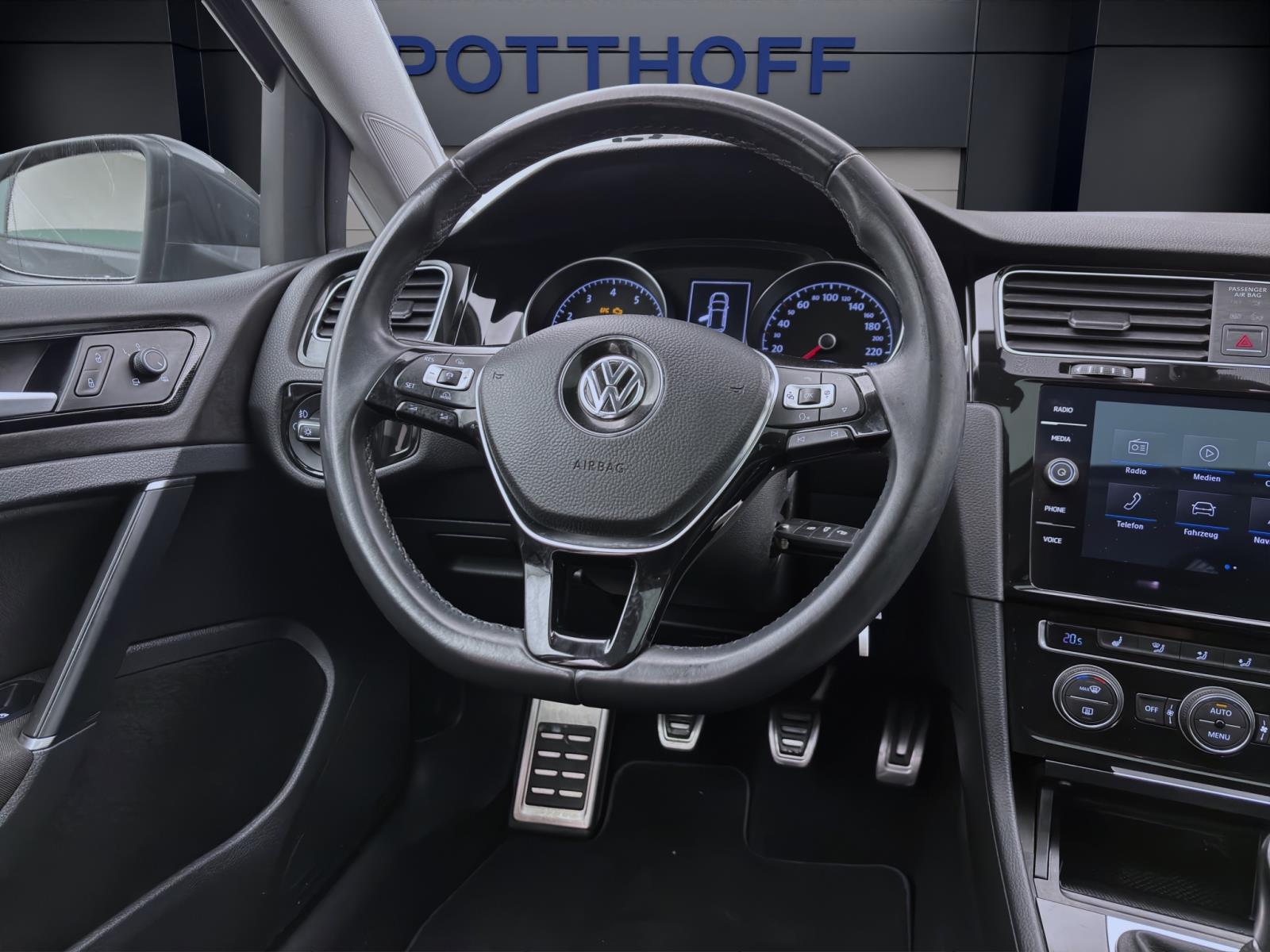 Volkswagen Golf 1.4 TSI SOUND PANO ACC PDC APPCONNECT