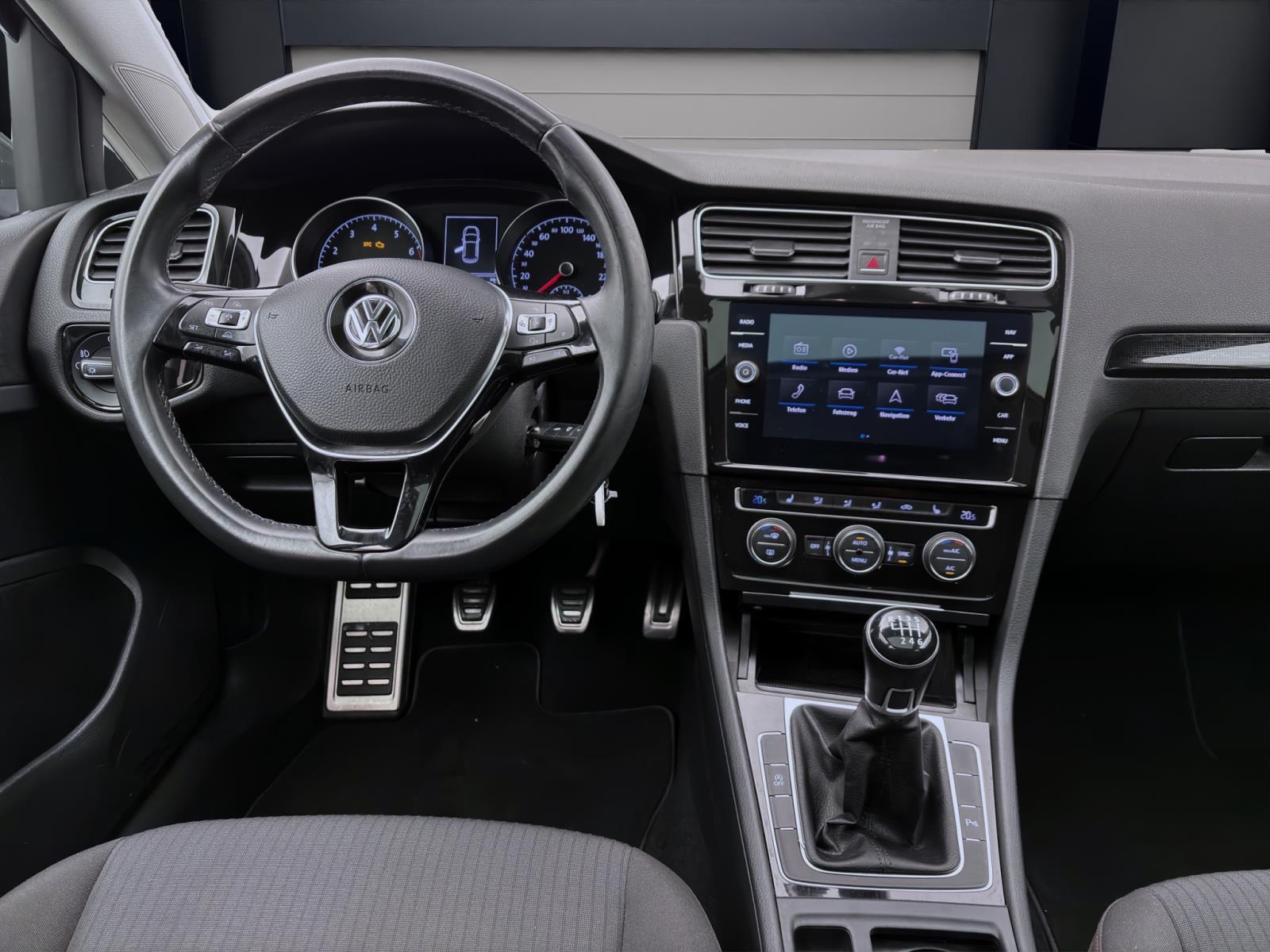 Volkswagen Golf 1.4 TSI SOUND PANO ACC PDC APPCONNECT