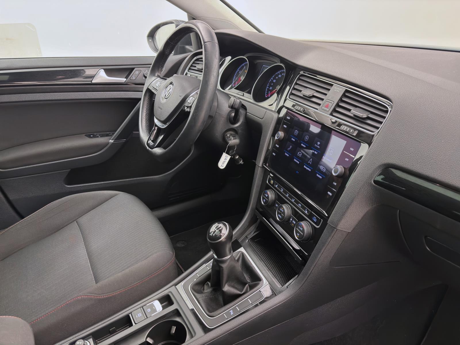 Volkswagen Golf 1.4 TSI SOUND PANO ACC PDC APPCONNECT
