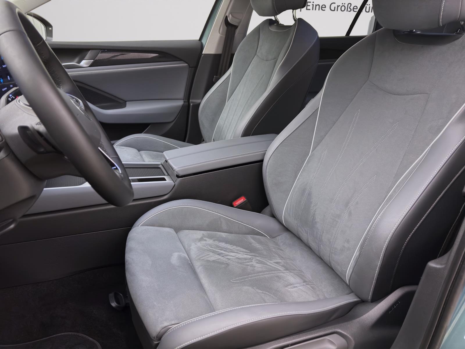 Volkswagen Passat Variant 2.0 TDI DSG BUSINESS AHK NAVI ACC KAMERA LED
