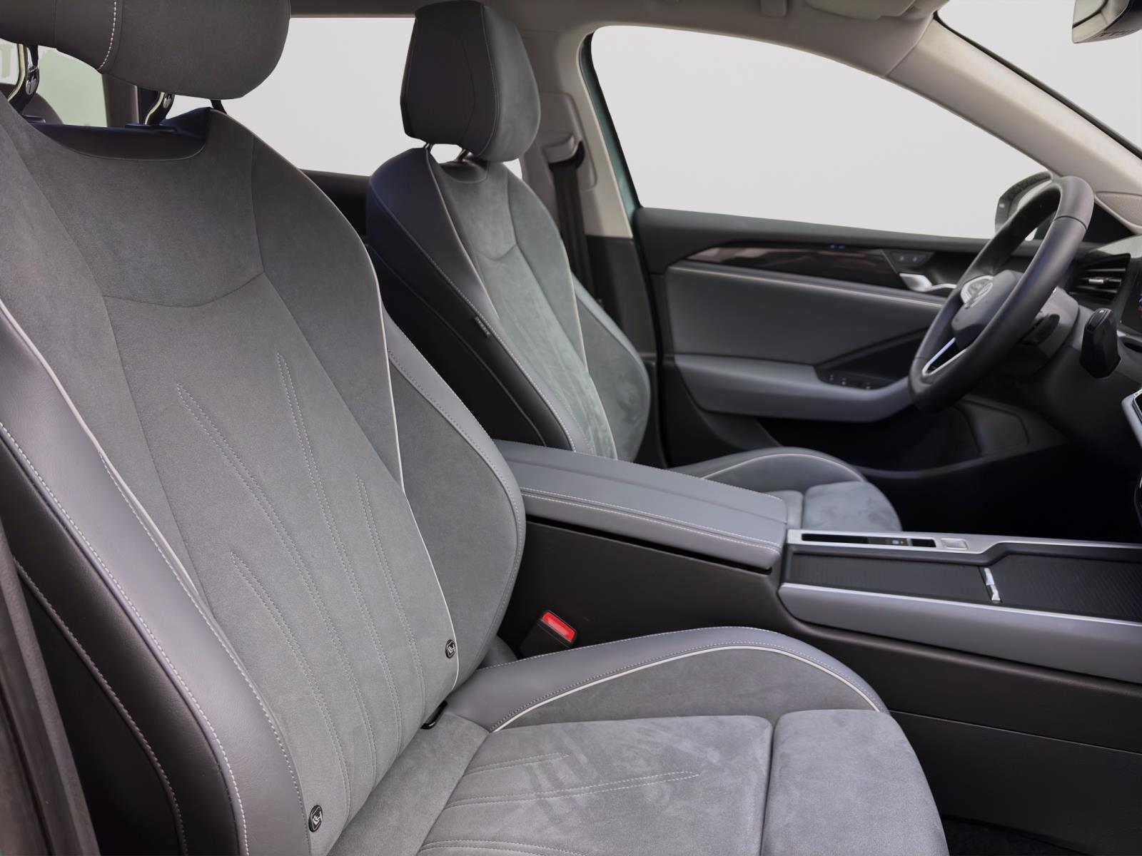 Volkswagen Passat Variant 2.0 TDI DSG BUSINESS AHK NAVI ACC KAMERA LED