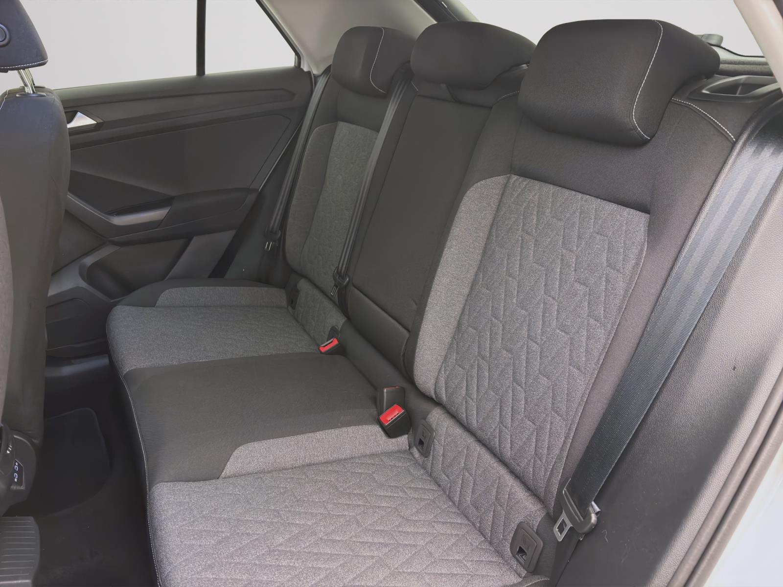 Volkswagen T-Roc 1.0 TSI MOVE NAVI PDC LED SITZHZG