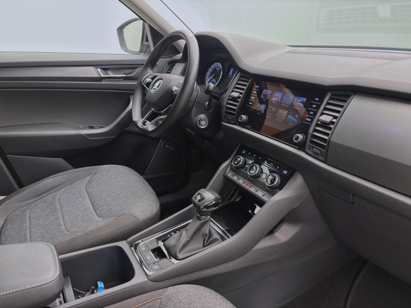Skoda Kodiaq 2.0 TDI DSG CLEVER AHK NAVI ACC KAMERA