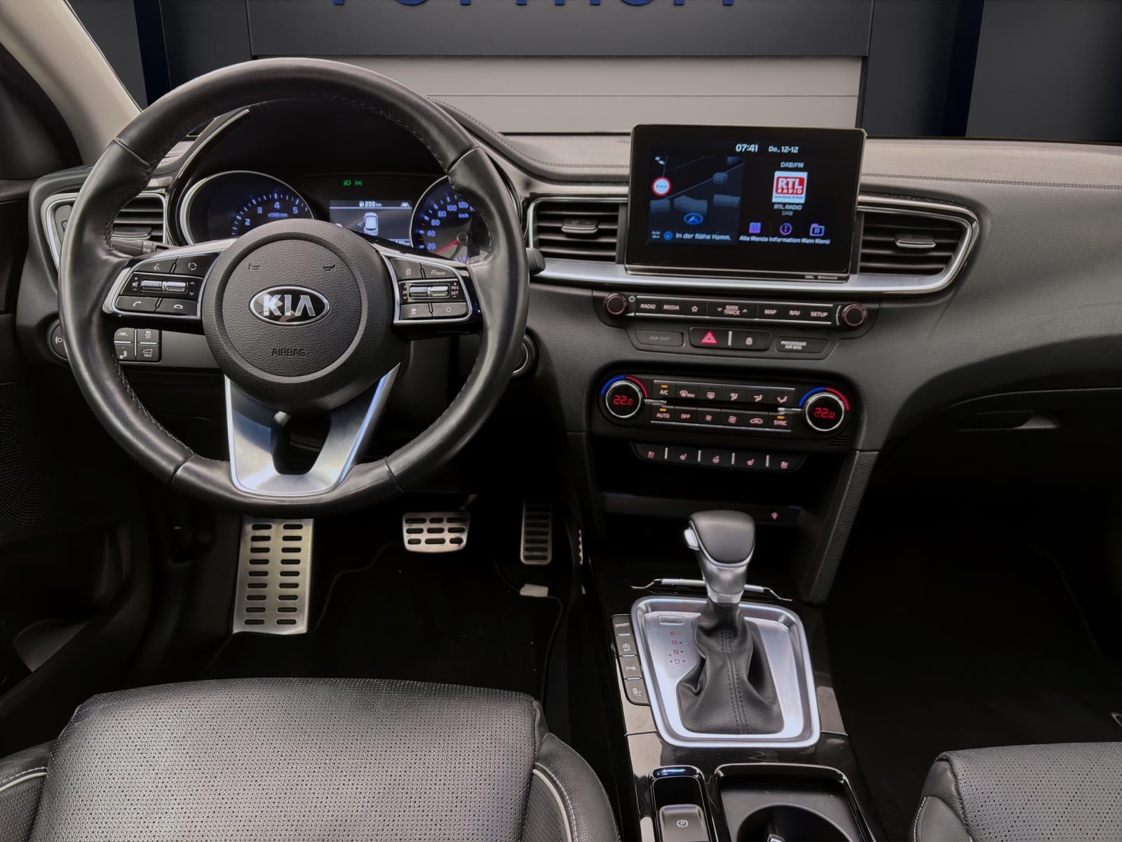 Kia Ceed 1.4 T-GDI DCT Platinum Edition Pano Bi-LED Navi Sitzhzg