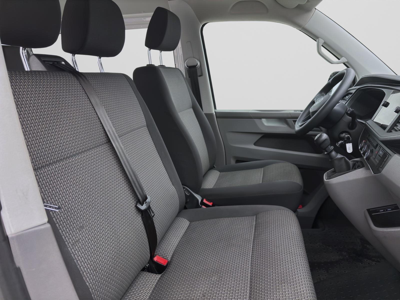 Volkswagen T6.1 Transporter Kombi 2.0 TDI 9-SITZER NAVI KLIMA PDC
