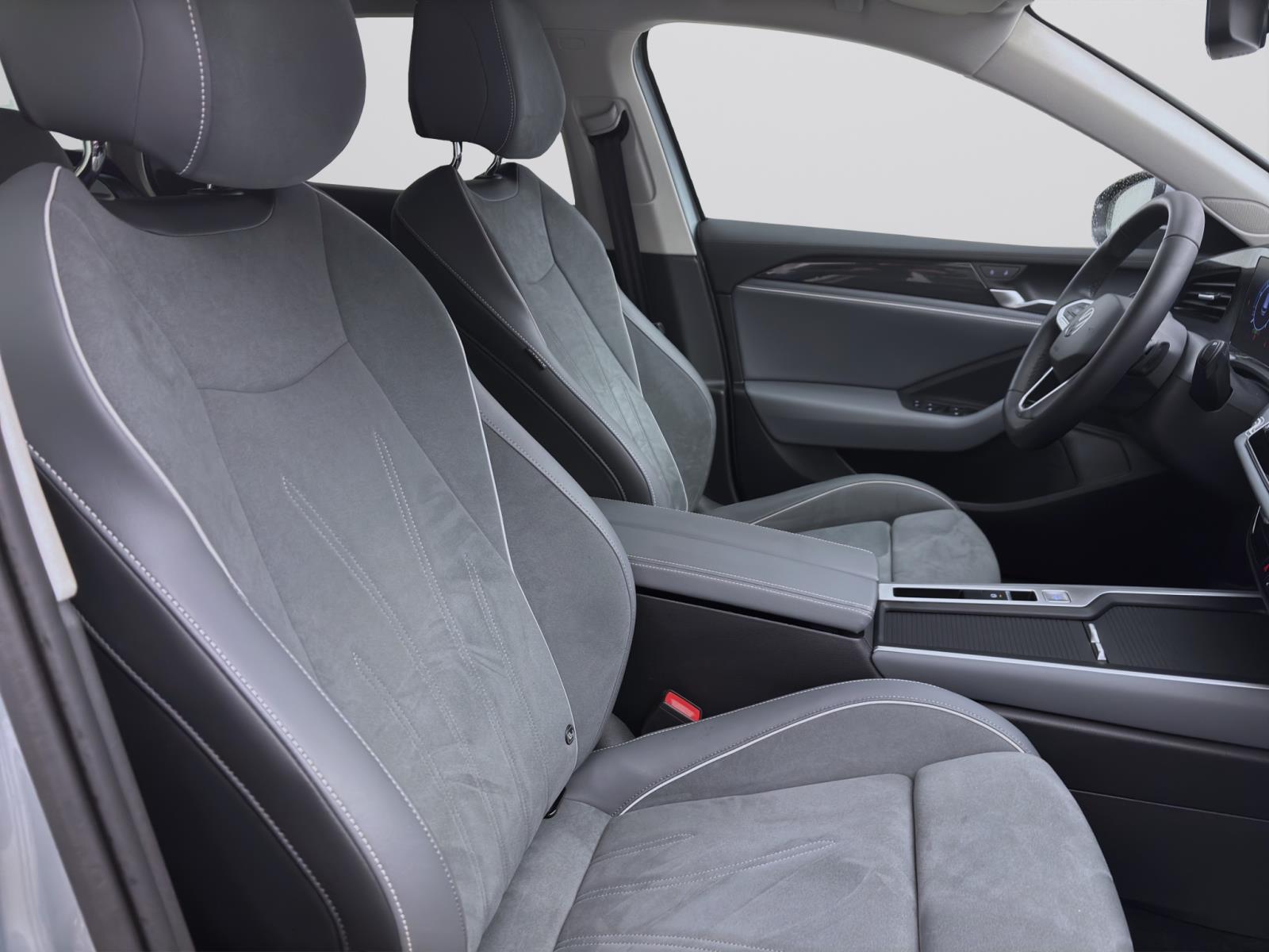 Volkswagen Passat Variant 1.5 eTSI DSG BUSINESS AHK NAVI 360° ACC