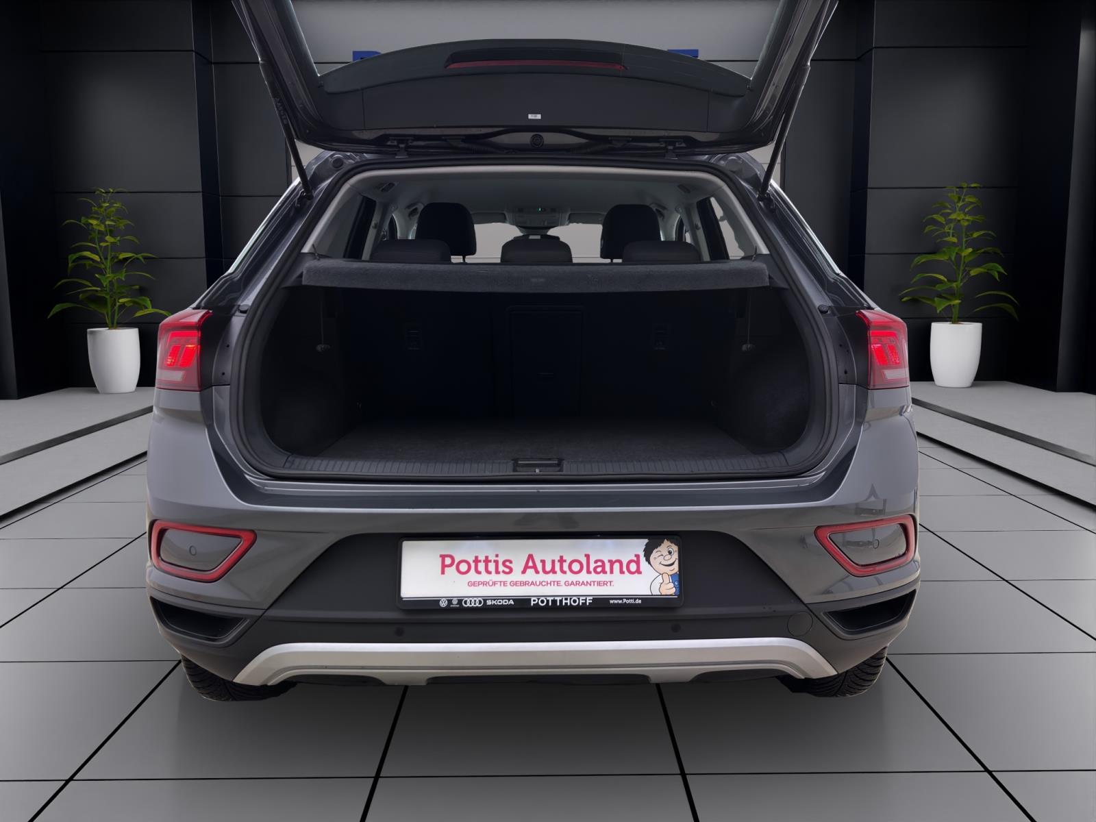 Volkswagen T-Roc 1.0 TSI LIFE NAVI PDC LED SITZHZG