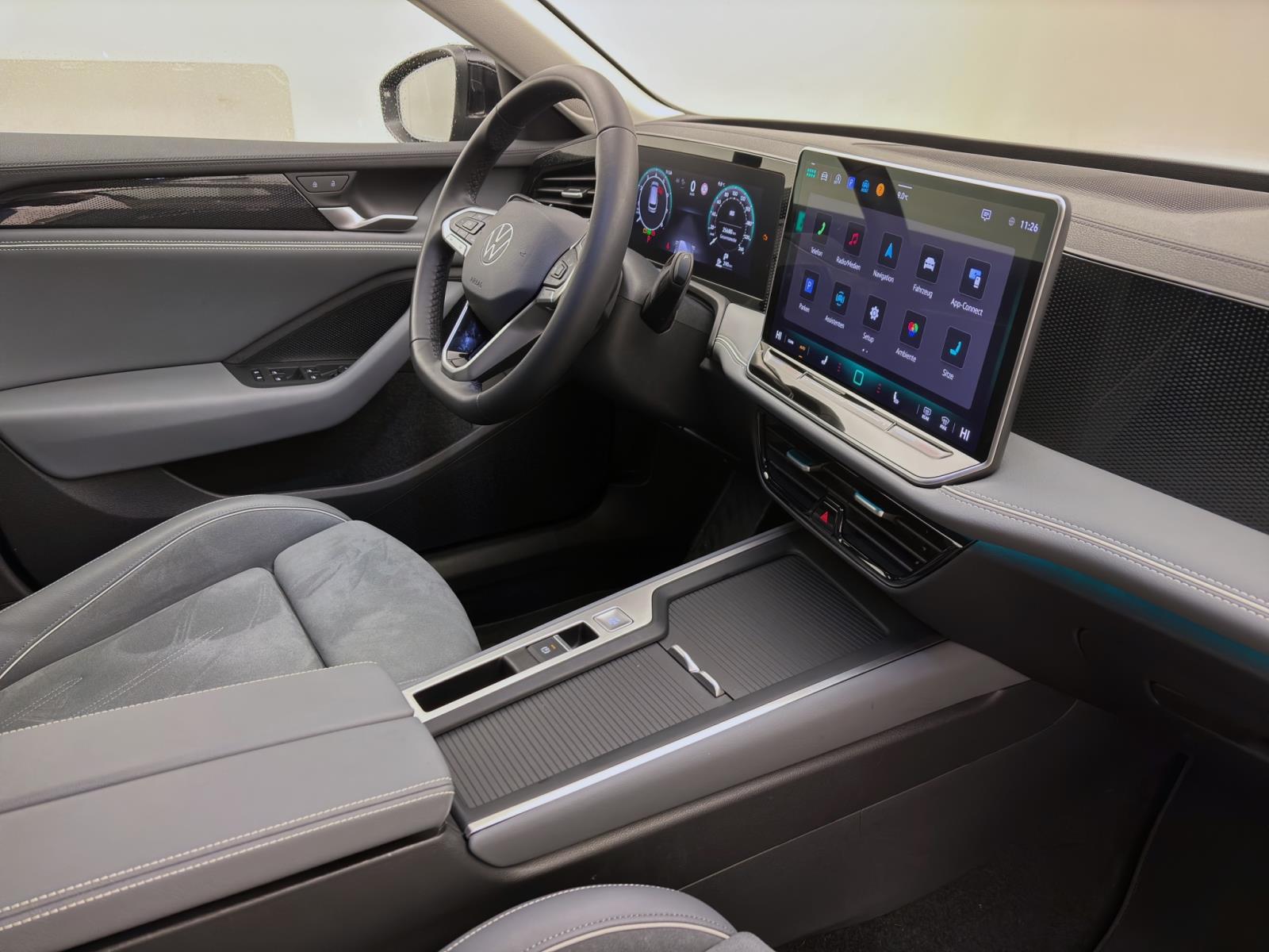 Volkswagen Passat Variant 1.5 eTSI DSG BUSINESS AHK NAVI ACC KAMERA