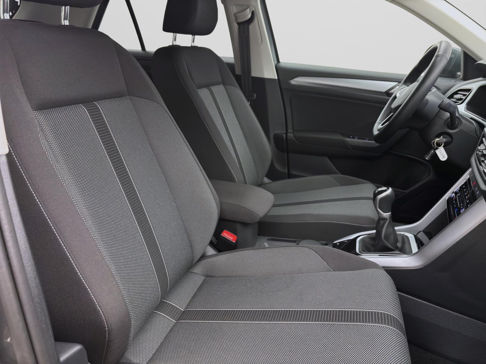 Volkswagen T-Roc 1.0 TSI LIFE NAVI PDC LED SITZHZG
