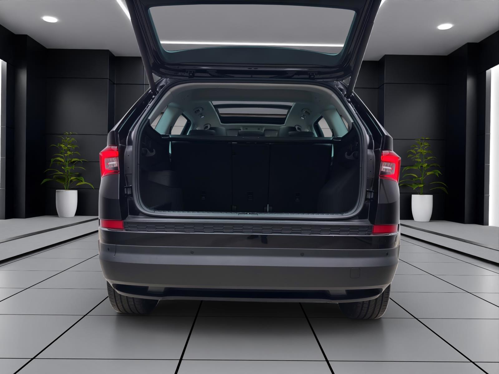 Skoda Kodiaq 2.0 TSI DSG 4x4 STYLE PANO AHK NAVI ACC