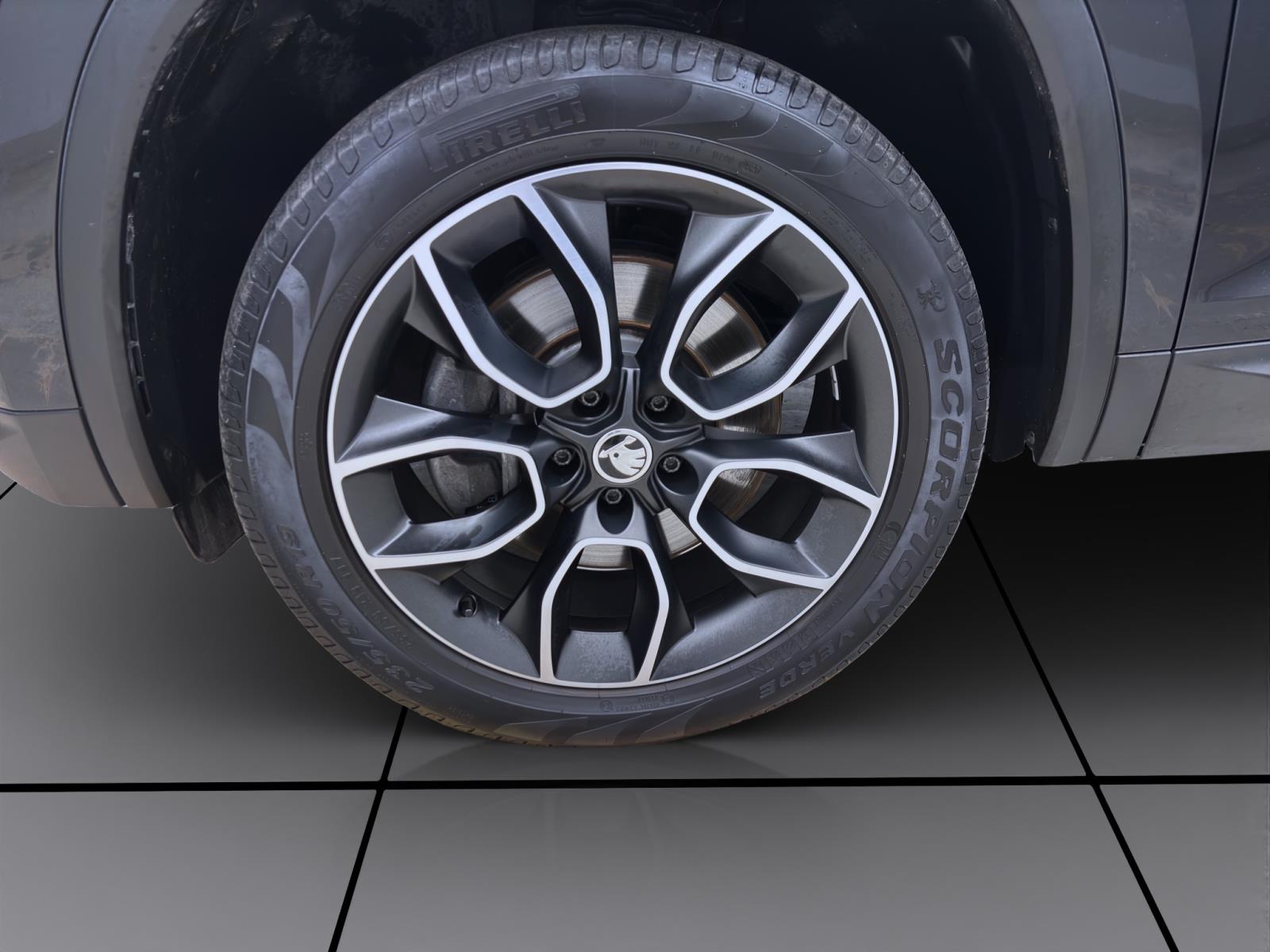 Skoda Kodiaq 2.0 TSI DSG 4x4 STYLE PANO AHK NAVI ACC