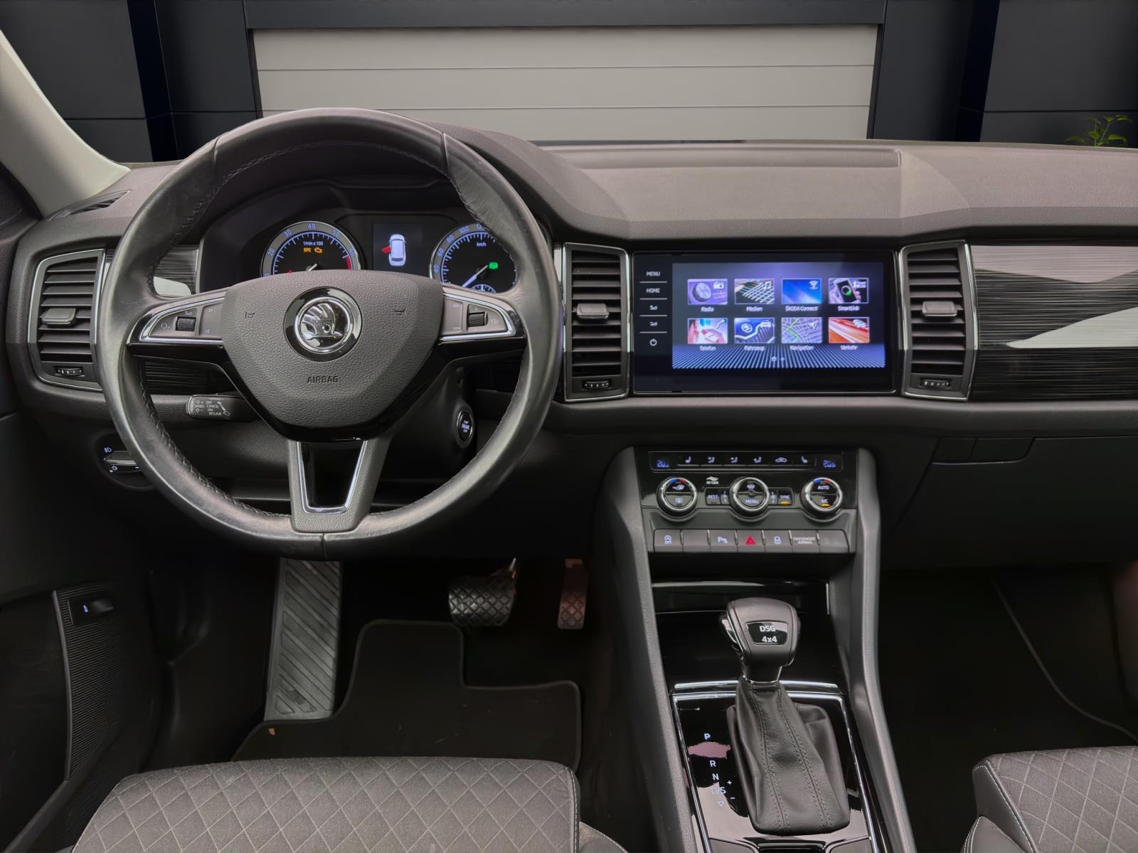 Skoda Kodiaq 2.0 TSI DSG 4x4 STYLE PANO AHK NAVI ACC